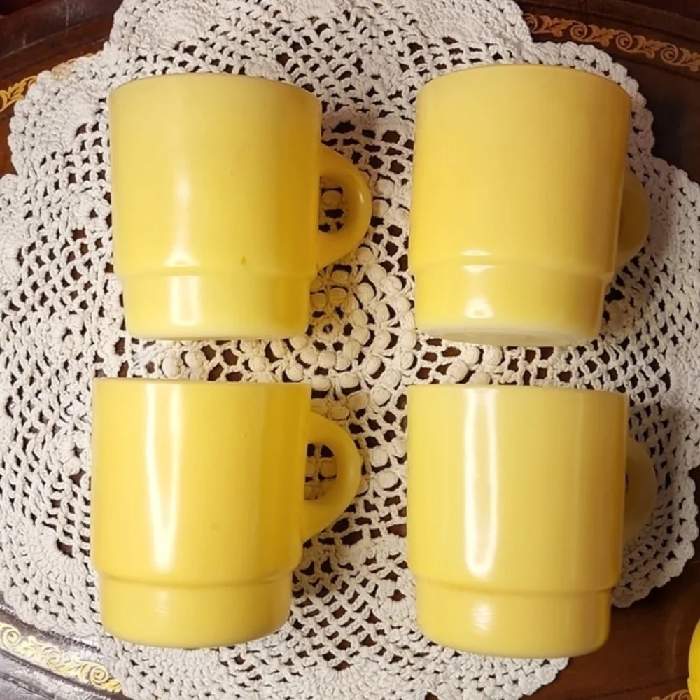 Set of 4 anchor hocking‎ fire king ware milk glass cups vintage